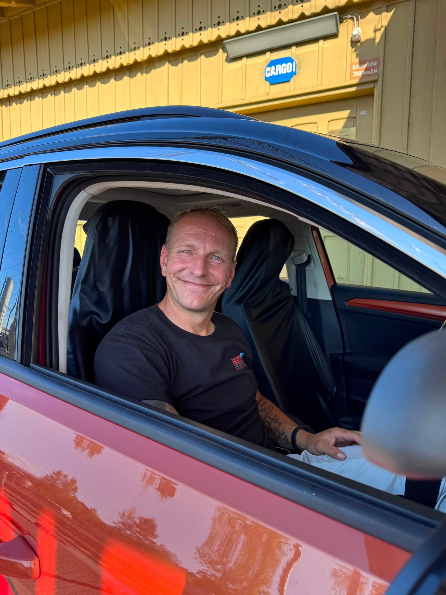 Lars Hertel bei einer Auto-Fahrstunde im Aargau